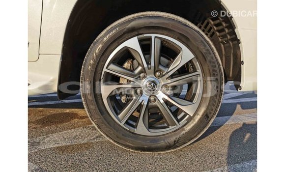 Acheter Import Voiture Toyota Land Cruiser Blanc à Import - Dubai, État d'Abia Acheter Import Voiture Toyota Land Cruiser Blanc à Import - Dubai, État d'Abia