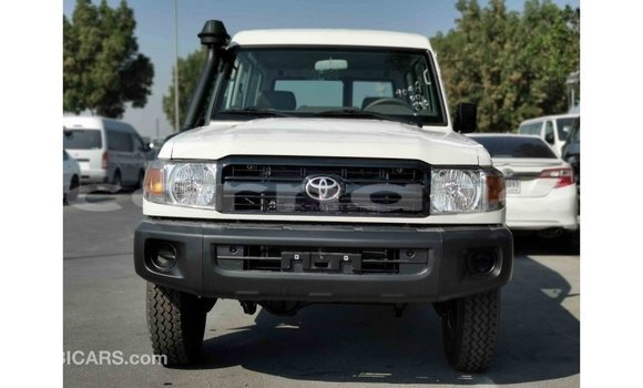 Buy Import Toyota Land Cruiser White Car in Import - Dubai in Abia State Buy Import Toyota Land Cruiser White Car in Import - Dubai in Abia State