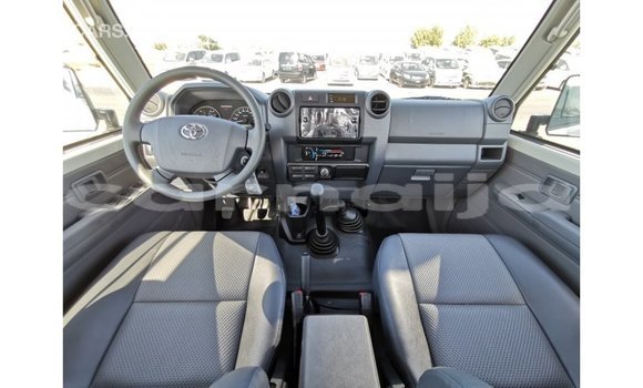 Buy Import Toyota Land Cruiser White Car in Import - Dubai in Abia State Buy Import Toyota Land Cruiser White Car in Import - Dubai in Abia State