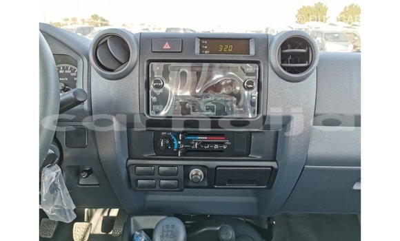 Buy Import Toyota Land Cruiser White Car in Import - Dubai in Abia State Buy Import Toyota Land Cruiser White Car in Import - Dubai in Abia State