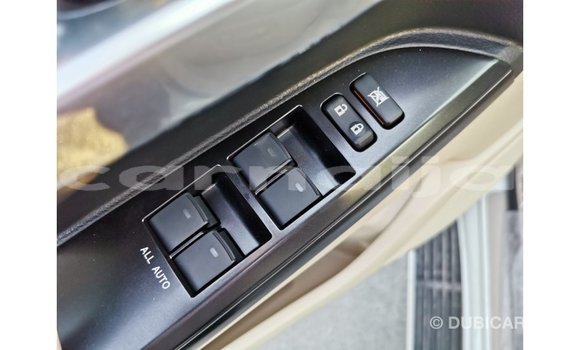 Acheter Import Voiture Toyota Land Cruiser Blanc à Import - Dubai, État d'Abia Acheter Import Voiture Toyota Land Cruiser Blanc à Import - Dubai, État d'Abia