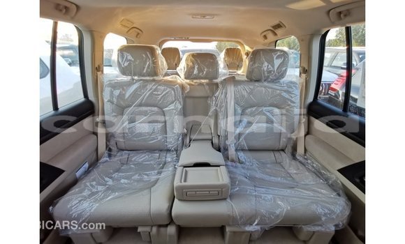 Acheter Import Voiture Toyota Land Cruiser Blanc à Import - Dubai, État d'Abia Acheter Import Voiture Toyota Land Cruiser Blanc à Import - Dubai, État d'Abia
