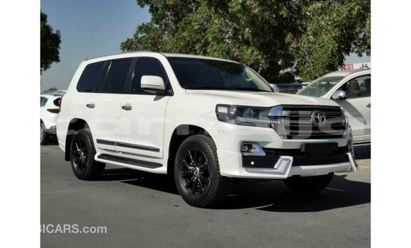 Buy Import Toyota Land Cruiser White Car in Import - Dubai in Abia State Buy Import Toyota Land Cruiser White Car in Import - Dubai in Abia State