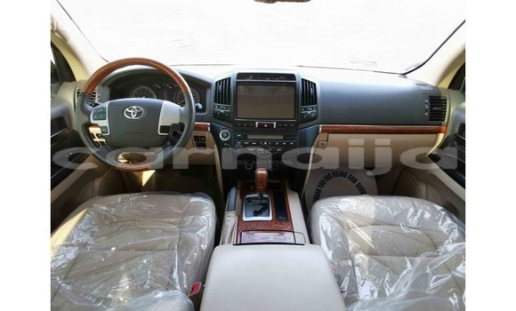 Buy Import Toyota Land Cruiser White Car in Import - Dubai in Abia State Buy Import Toyota Land Cruiser White Car in Import - Dubai in Abia State