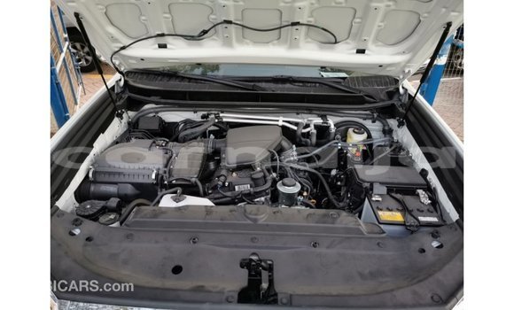 Acheter Import Voiture Toyota Prado Blanc à Import - Dubai, État d'Abia Acheter Import Voiture Toyota Prado Blanc à Import - Dubai, État d'Abia