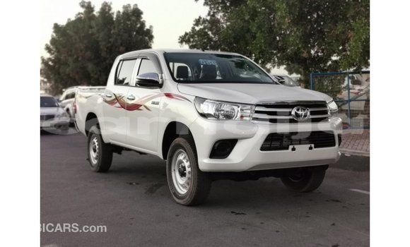Acheter Import Voiture Toyota Hilux Blanc à Import - Dubai, État d'Abia Acheter Import Voiture Toyota Hilux Blanc à Import - Dubai, État d'Abia