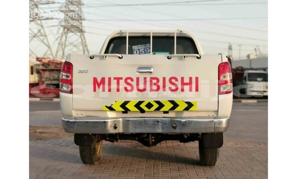 Acheter Import Voiture Mitsubishi L200 Blanc à Import - Dubai, État d'Abia Acheter Import Voiture Mitsubishi L200 Blanc à Import - Dubai, État d'Abia