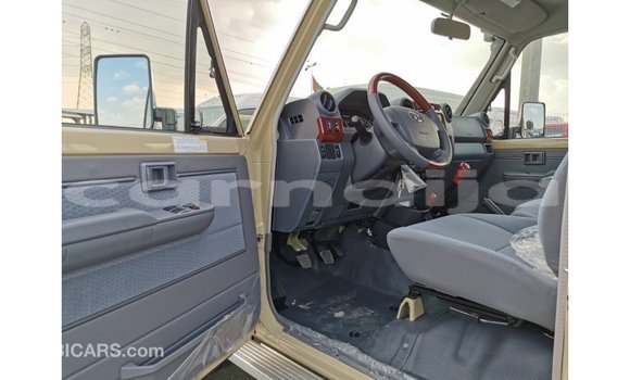 Buy Import Toyota Land Cruiser Beige Car in Import - Dubai in Abia State Buy Import Toyota Land Cruiser Beige Car in Import - Dubai in Abia State