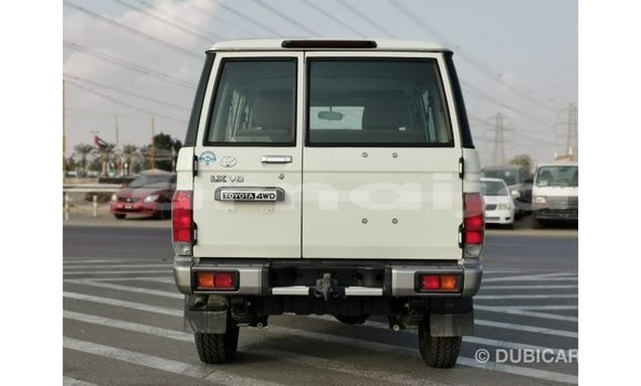 Acheter Import Voiture Toyota Land Cruiser Blanc à Import - Dubai, État d'Abia Acheter Import Voiture Toyota Land Cruiser Blanc à Import - Dubai, État d'Abia