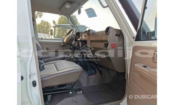 Buy Import Toyota Land Cruiser White Car in Import - Dubai in Abia State Buy Import Toyota Land Cruiser White Car in Import - Dubai in Abia State