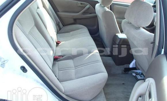 Acheter Import Voiture Toyota Camry Blanc à Ipokia, État d'Ogun