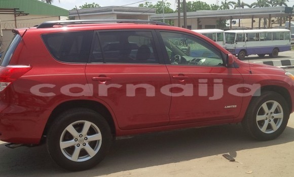 Acheter Occasion Voiture Toyota RAV4 Rouge à Lagos, État de Lagos Acheter Occasion Voiture Toyota RAV4 Rouge à Lagos, État de Lagos