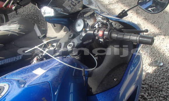 Buy Import Kawasaki ZR-X Blue Bike in Ipokia in Ogun State Buy Import Kawasaki ZR-X Blue Bike in Ipokia in Ogun State