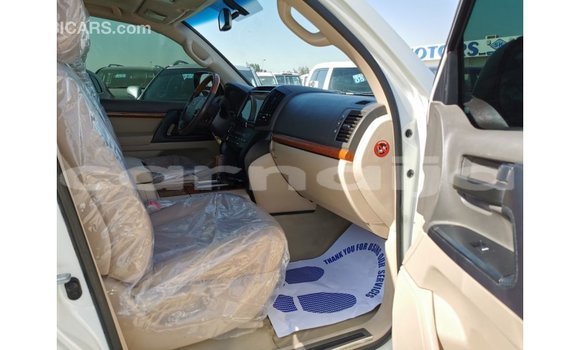 Acheter Import Voiture Toyota Land Cruiser Blanc à Import - Dubai, État d'Abia Acheter Import Voiture Toyota Land Cruiser Blanc à Import - Dubai, État d'Abia