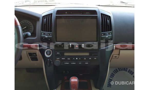 Acheter Import Voiture Toyota Land Cruiser Blanc à Import - Dubai, État d'Abia Acheter Import Voiture Toyota Land Cruiser Blanc à Import - Dubai, État d'Abia