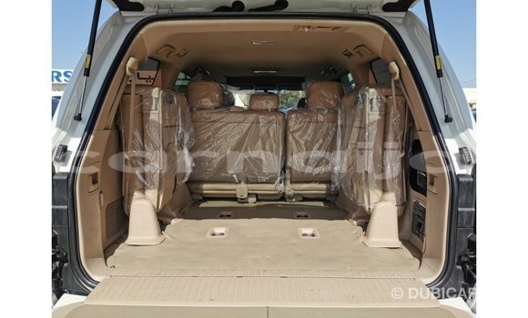 Acheter Import Voiture Toyota Land Cruiser Blanc à Import - Dubai, État d'Abia Acheter Import Voiture Toyota Land Cruiser Blanc à Import - Dubai, État d'Abia