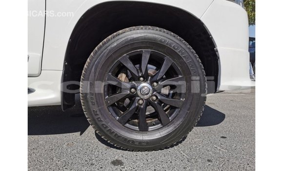 Acheter Import Voiture Toyota Land Cruiser Blanc à Import - Dubai, État d'Abia Acheter Import Voiture Toyota Land Cruiser Blanc à Import - Dubai, État d'Abia