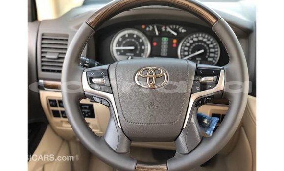 Buy Import Toyota Land Cruiser White Car in Import - Dubai in Abia State Buy Import Toyota Land Cruiser White Car in Import - Dubai in Abia State