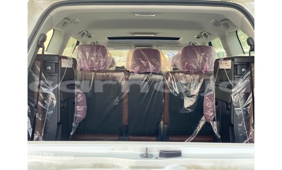 Buy Import Toyota Land Cruiser White Car in Import - Dubai in Abia State Buy Import Toyota Land Cruiser White Car in Import - Dubai in Abia State