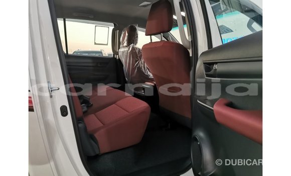 Acheter Import Voiture Toyota Hilux Blanc à Import - Dubai, État d'Abia Acheter Import Voiture Toyota Hilux Blanc à Import - Dubai, État d'Abia