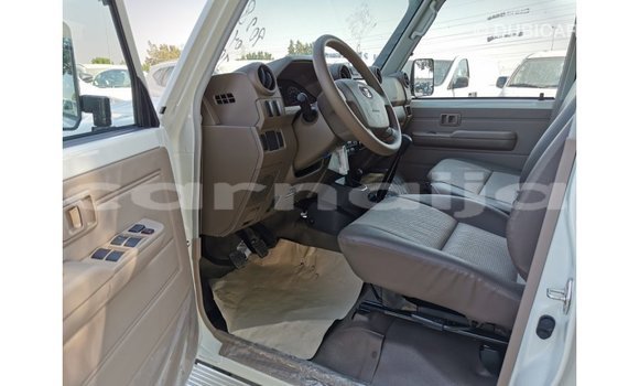 Buy Import Toyota Land Cruiser White Car in Import - Dubai in Abia State Buy Import Toyota Land Cruiser White Car in Import - Dubai in Abia State