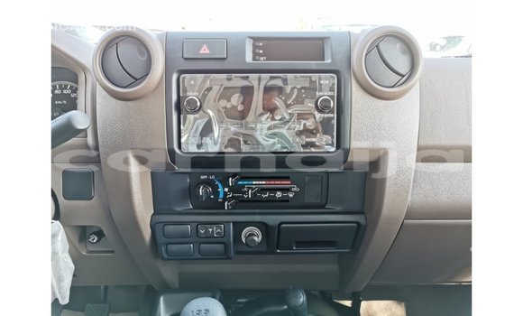 Buy Import Toyota Land Cruiser White Car in Import - Dubai in Abia State Buy Import Toyota Land Cruiser White Car in Import - Dubai in Abia State