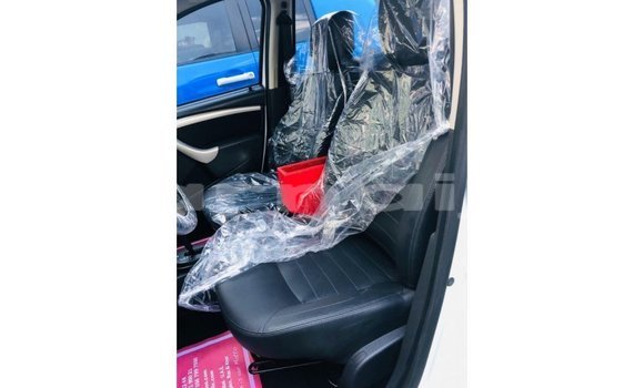 Buy Import Renault Duster White Car in Import - Dubai in Abia State Buy Import Renault Duster White Car in Import - Dubai in Abia State