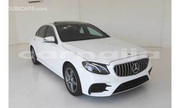 Acheter Import Utilitaire Mercedes‒Benz 1117 Blanc à Import - Dubai, État d'Abia Acheter Import Utilitaire Mercedes‒Benz 1117 Blanc à Import - Dubai, État d'Abia
