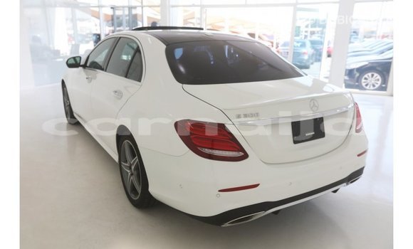Acheter Import Utilitaire Mercedes‒Benz 1117 Blanc à Import - Dubai, État d'Abia Acheter Import Utilitaire Mercedes‒Benz 1117 Blanc à Import - Dubai, État d'Abia