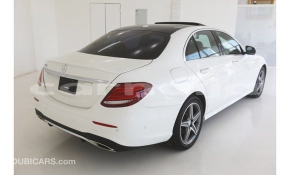 Acheter Import Utilitaire Mercedes‒Benz 1117 Blanc à Import - Dubai, État d'Abia Acheter Import Utilitaire Mercedes‒Benz 1117 Blanc à Import - Dubai, État d'Abia