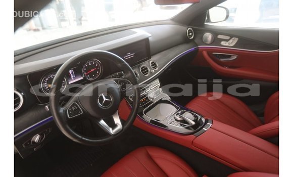 Acheter Import Utilitaire Mercedes‒Benz 1117 Blanc à Import - Dubai, État d'Abia Acheter Import Utilitaire Mercedes‒Benz 1117 Blanc à Import - Dubai, État d'Abia