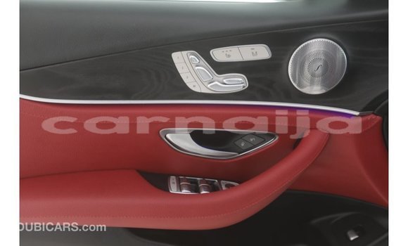 Acheter Import Utilitaire Mercedes‒Benz 1117 Blanc à Import - Dubai, État d'Abia Acheter Import Utilitaire Mercedes‒Benz 1117 Blanc à Import - Dubai, État d'Abia