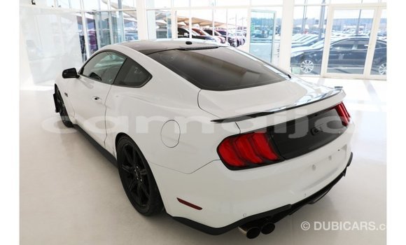 Acheter Import Voiture Ford Mustang Blanc à Import - Dubai, État d'Abia Acheter Import Voiture Ford Mustang Blanc à Import - Dubai, État d'Abia