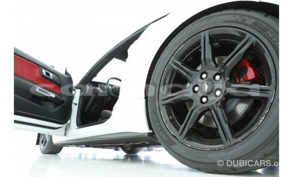 Acheter Import Voiture Ford Mustang Blanc à Import - Dubai, État d'Abia Acheter Import Voiture Ford Mustang Blanc à Import - Dubai, État d'Abia