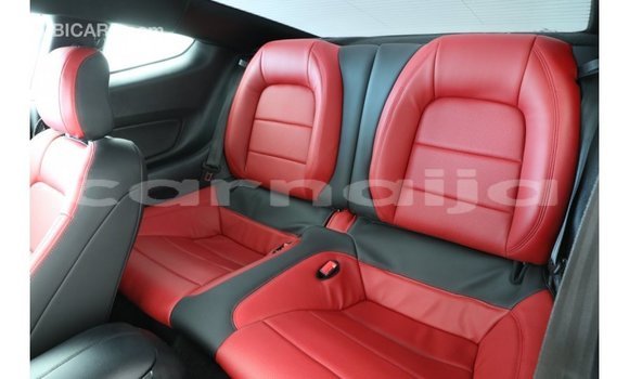 Acheter Import Voiture Ford Mustang Blanc à Import - Dubai, État d'Abia Acheter Import Voiture Ford Mustang Blanc à Import - Dubai, État d'Abia