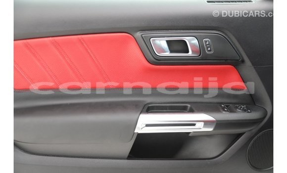 Acheter Import Voiture Ford Mustang Blanc à Import - Dubai, État d'Abia Acheter Import Voiture Ford Mustang Blanc à Import - Dubai, État d'Abia