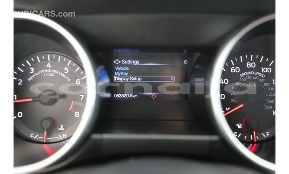 Acheter Import Voiture Ford Mustang Blanc à Import - Dubai, État d'Abia Acheter Import Voiture Ford Mustang Blanc à Import - Dubai, État d'Abia