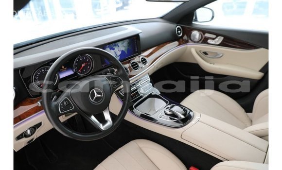 Buy Import Mercedes‒Benz 1117 White Truck in Import - Dubai in Abia State Buy Import Mercedes‒Benz 1117 White Truck in Import - Dubai in Abia State
