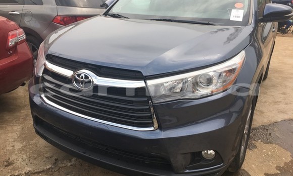 Buy New Toyota Highlander Beige Car in Ipokia in Ogun State Buy New Toyota Highlander Beige Car in Ipokia in Ogun State
