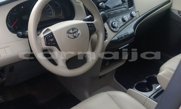 Buy Used Toyota Sienna Silver Car in Aliade in Benue Buy Used Toyota Sienna Silver Car in Aliade in Benue