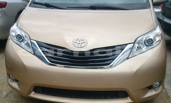 Buy Used Toyota Sienna Silver Car in Aliade in Benue Buy Used Toyota Sienna Silver Car in Aliade in Benue