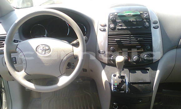 Acheter Neuf Voiture Toyota Sienna Gris à Ipokia, État d'Ogun Acheter Neuf Voiture Toyota Sienna Gris à Ipokia, État d'Ogun