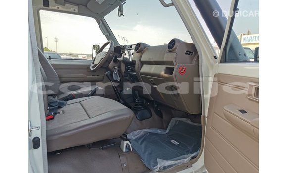 Buy Import Toyota Land Cruiser White Car in Import - Dubai in Abia State Buy Import Toyota Land Cruiser White Car in Import - Dubai in Abia State