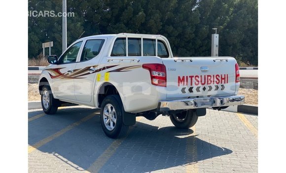 Buy Import Mitsubishi L200 White Car in Import - Dubai in Abia State Buy Import Mitsubishi L200 White Car in Import - Dubai in Abia State