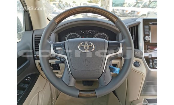 Buy Import Toyota Land Cruiser White Car in Import - Dubai in Abia State Buy Import Toyota Land Cruiser White Car in Import - Dubai in Abia State