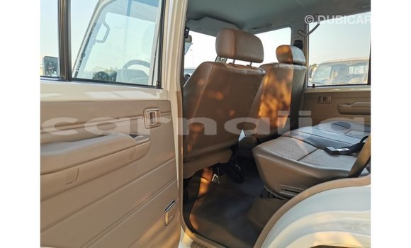 Acheter Import Voiture Toyota Land Cruiser Blanc à Import - Dubai, État d'Abia Acheter Import Voiture Toyota Land Cruiser Blanc à Import - Dubai, État d'Abia