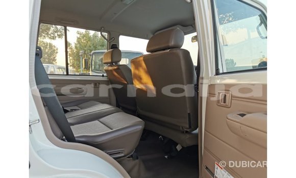 Acheter Import Voiture Toyota Land Cruiser Blanc à Import - Dubai, État d'Abia Acheter Import Voiture Toyota Land Cruiser Blanc à Import - Dubai, État d'Abia
