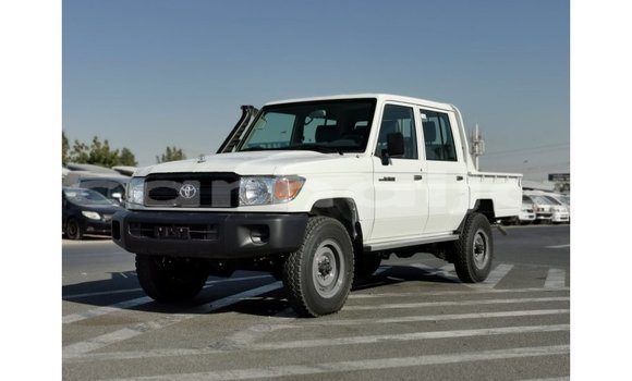 Acheter Import Voiture Toyota Land Cruiser Blanc à Import - Dubai, État d'Abia Acheter Import Voiture Toyota Land Cruiser Blanc à Import - Dubai, État d'Abia