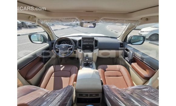 Acheter Import Voiture Toyota Land Cruiser Blanc à Import - Dubai, État d'Abia Acheter Import Voiture Toyota Land Cruiser Blanc à Import - Dubai, État d'Abia