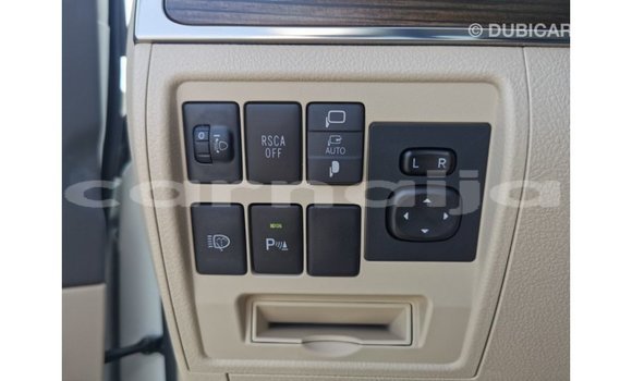 Acheter Import Voiture Toyota Land Cruiser Blanc à Import - Dubai, État d'Abia Acheter Import Voiture Toyota Land Cruiser Blanc à Import - Dubai, État d'Abia